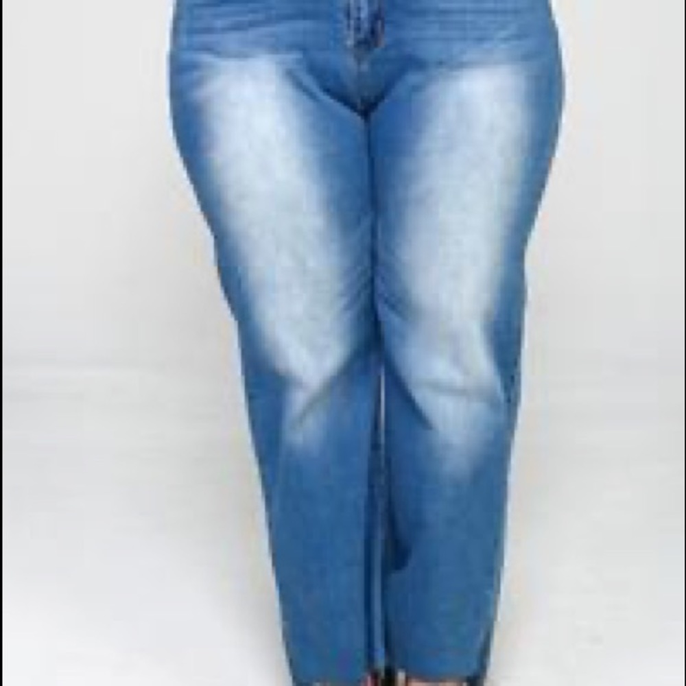 2X-3X Crystal Hi-Low Hem Jeans👖 - Picture 8 of 9